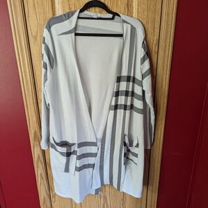 LuLaRoe Xl Caroline Gray Striped Cardigan
